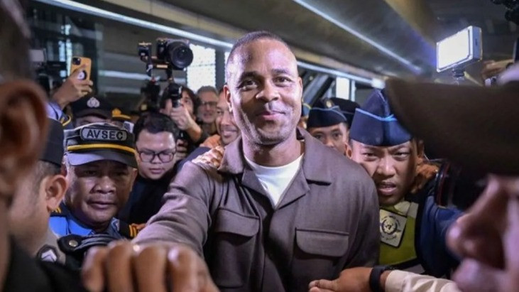 Pelatih Timnas Indonesia Patrick Kluivert tiba di Bandara Soekarno-Hatta, Sabtu (11/1/2025)