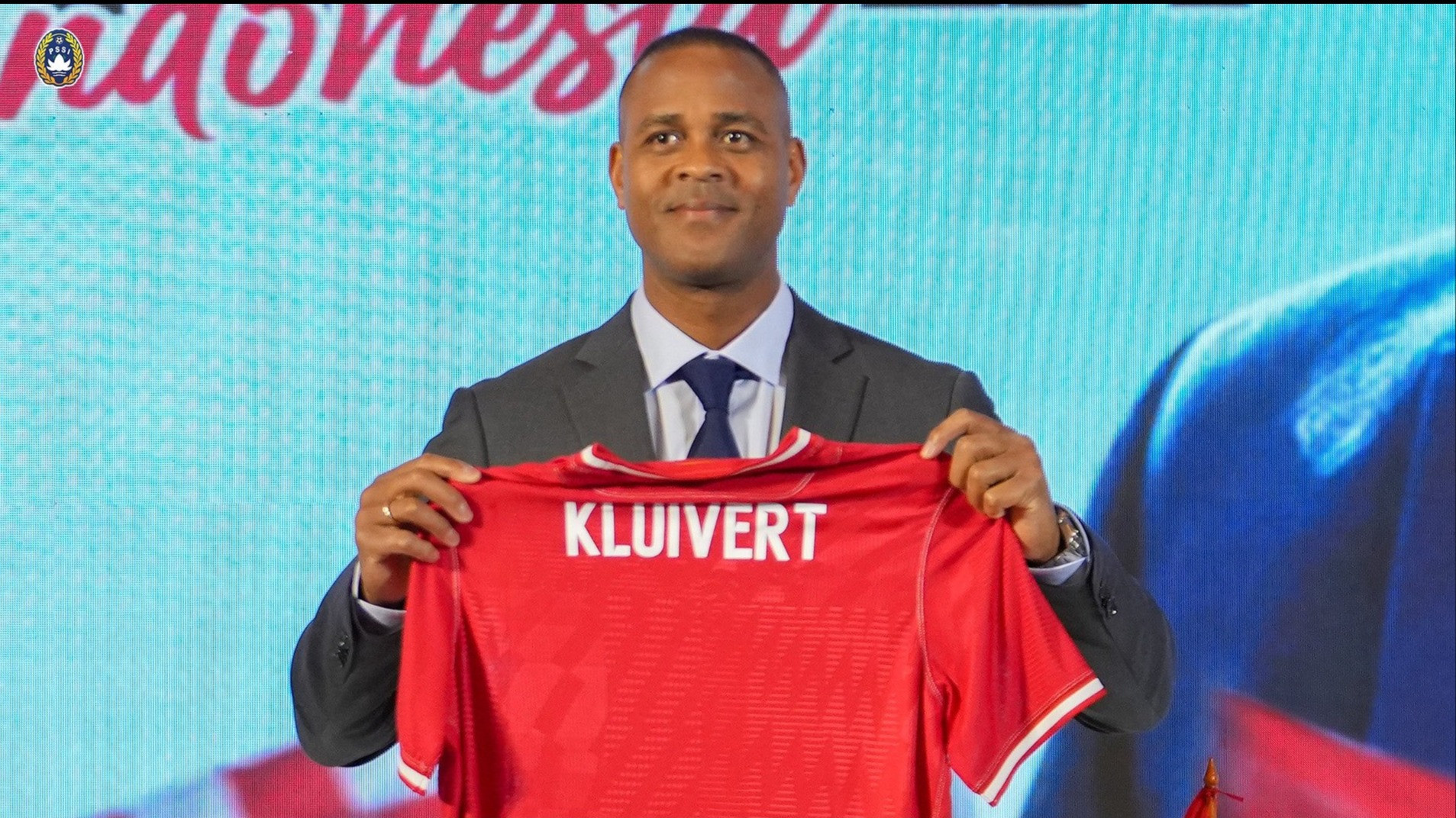 Pelatih baru Timnas Indonesia, Patrick Kluivert saat diperkenalkan ke publik oleh PSSI.