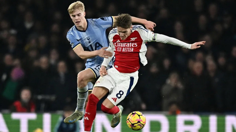 Arsenal sukses mengalahkan Tottenham Hotspur