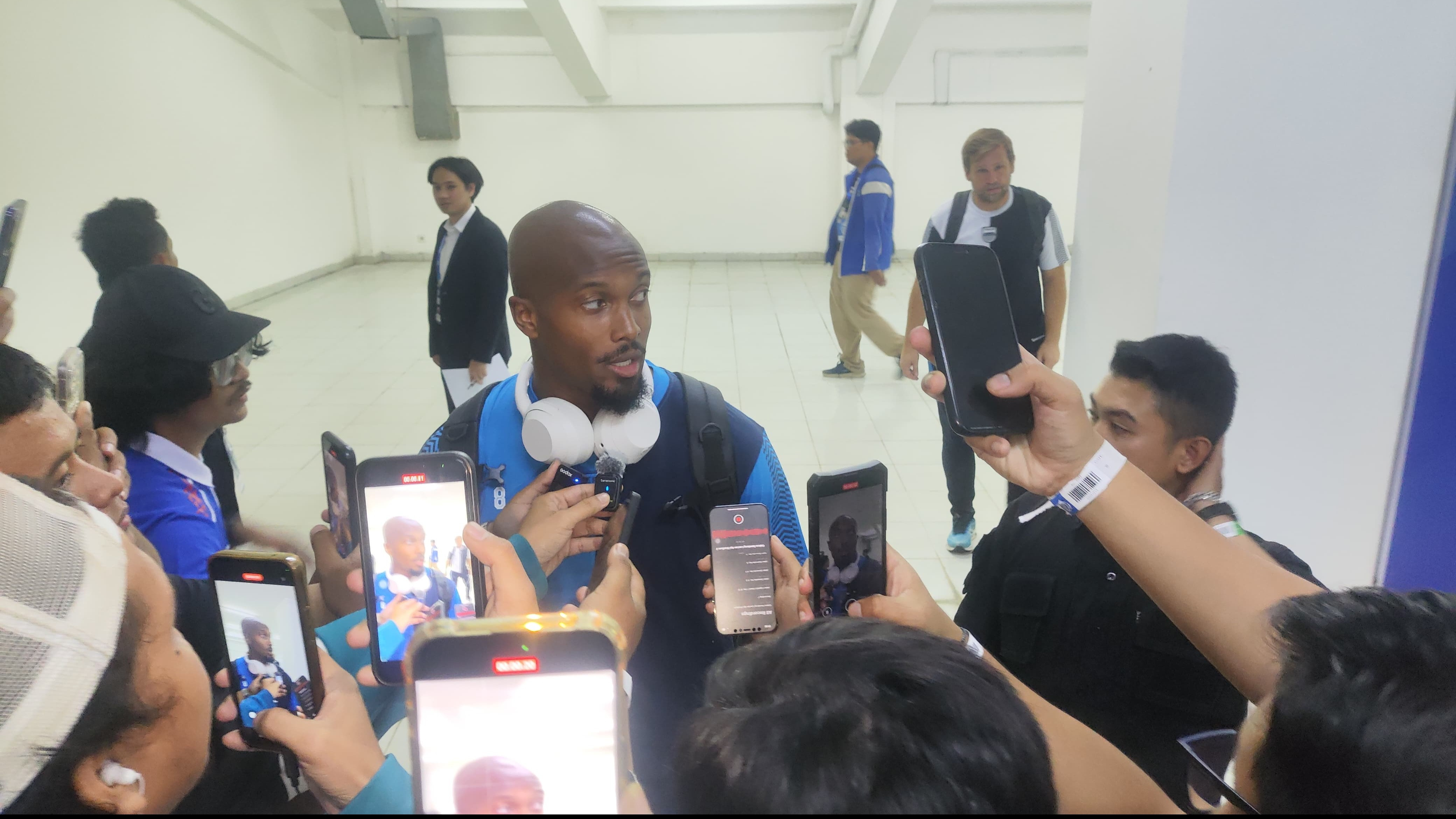 Striker asing Persib Bandung Gervane Kastaneer pernah alami cedera mata cukup serius