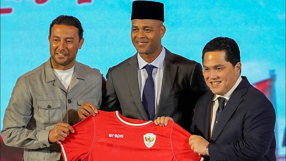 Alasan Di Balik Alex Pastoor dan Denny Landzaat sebagai Asisten Pelatih Timnas Indonesia Patrick Kluivert, Ternyata…