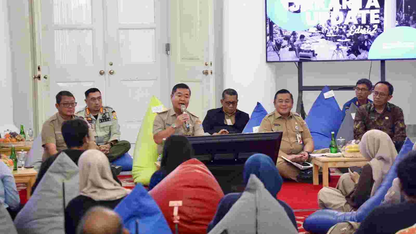 Pemerintah Provinsi (Pemprov) DKI Jakarta melalui Dinas Komunikasi, Informatika dan Statistik (Diskominfotik) menggelar Jakarta Update bersama media massa di Balairung, Balai Kota Jakarta, Jakarta Pusat.