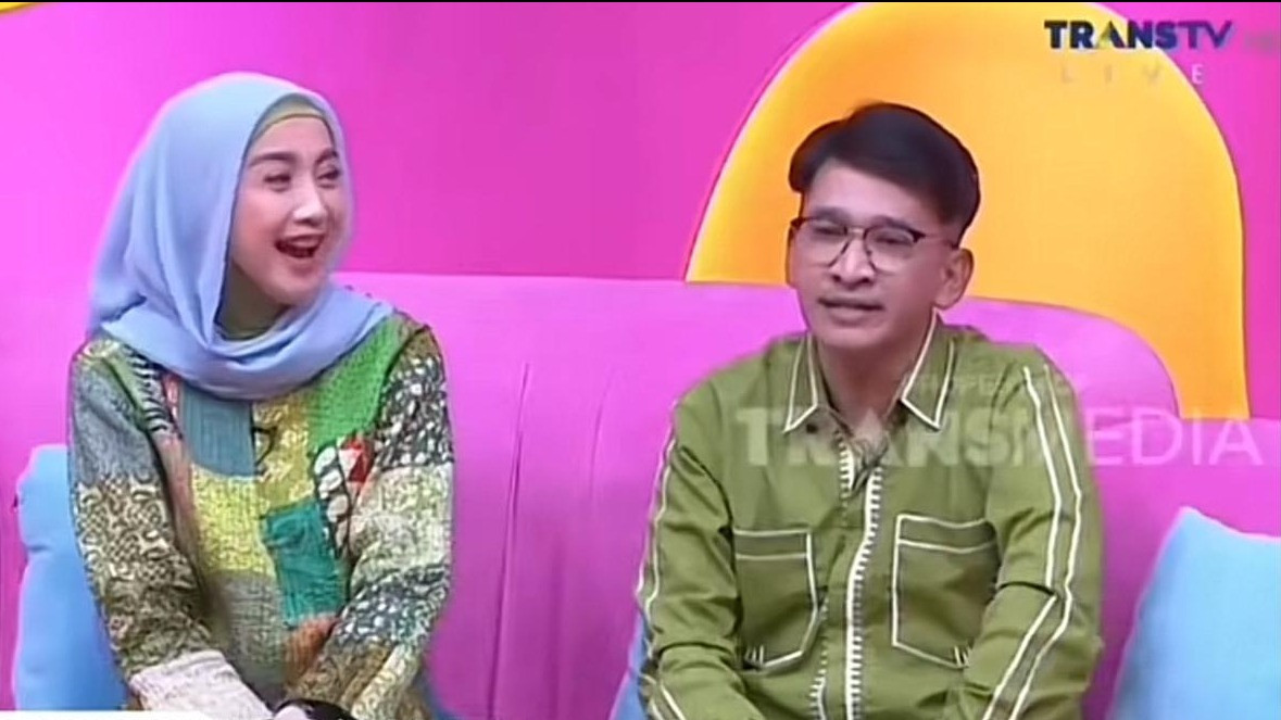 Momen Ruben Onsu dan Desy Ratnasari hadir di acara Brownis