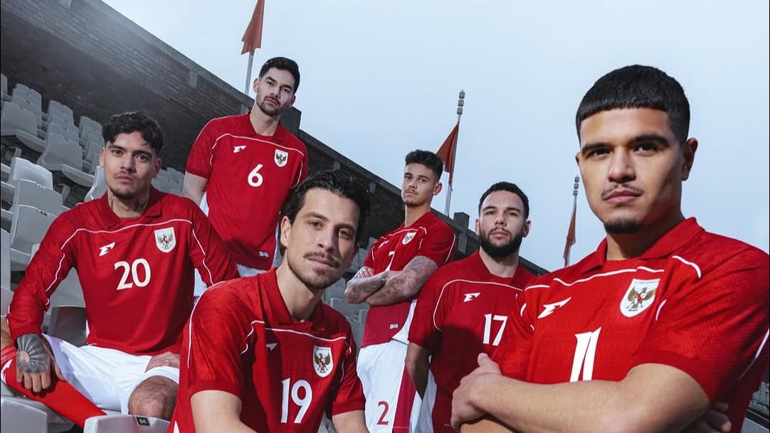 Suporter Thailand Akui Timnas Indonesia 'Menang' atas Malaysia usai Lihat Jersey Baru Skuad Garuda
            - galeri foto