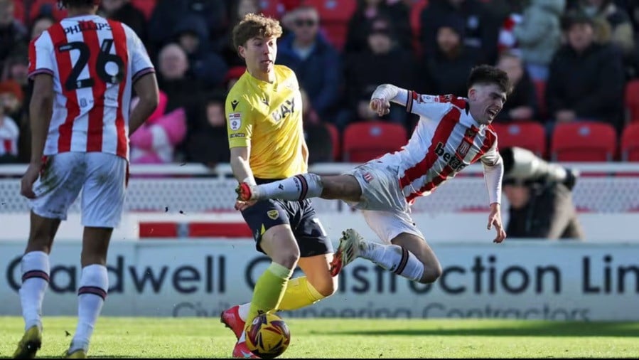 Ole Romeny gagal cetak gol di laga debutnya bersama Oxford United