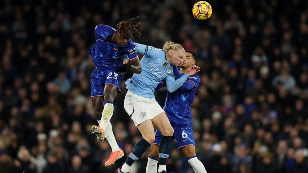 Manchester City berhadapan dengan Chelsea