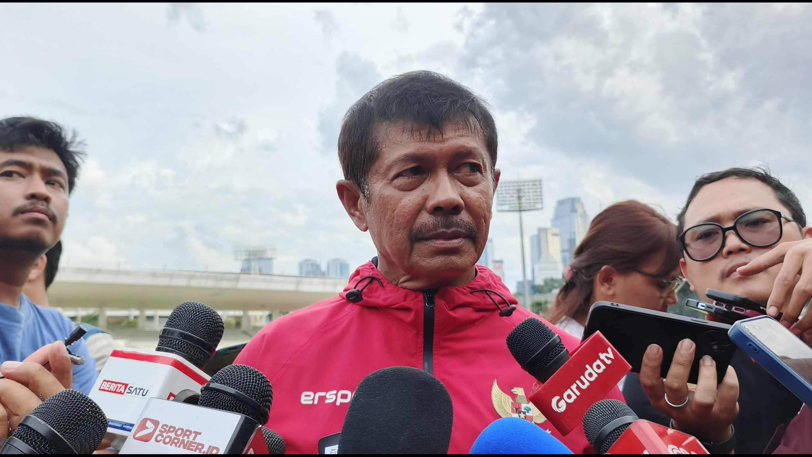 Pelatih Timnas Indonesia U-20, Indra Sjafri di Sesi Latihan