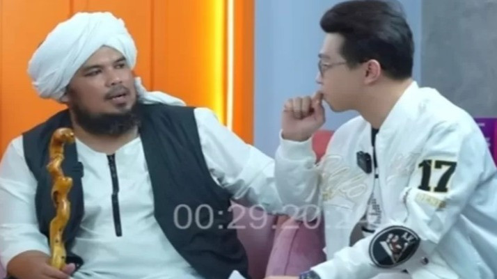 dr Richard Lee berbincang dengan Ustaz Derry Sulaiman