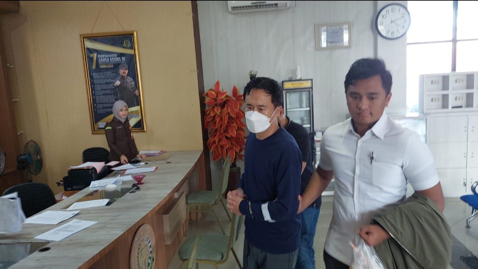 Penyidik Kepolisian Mabes Polri telah melimpahkan berkas perkara penganiayaan dan pengancaman oleh WNA asal China, Liu Xiaodong, ke Kejaksaan Negeri Ketapang, Kalimantan Barat.