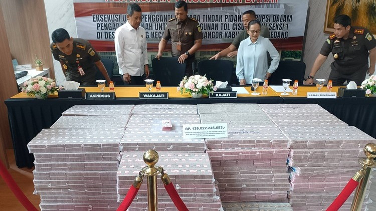 Kejati Jabar Sita Uang Ratusan Miliar, Hasil Tindak Korupsi Pengadaan Lahan Tol Cisundawu Sumedang