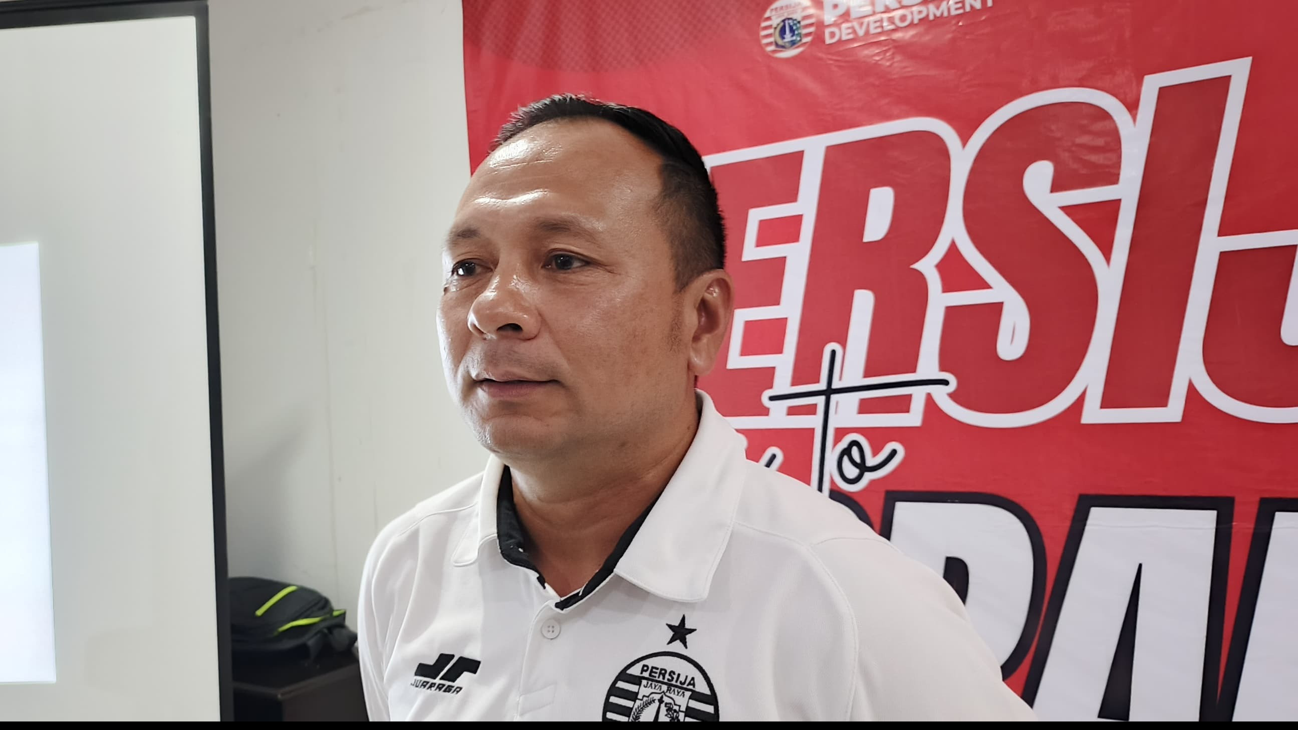 Venue Laga El Clasico Kontra Persib Bandung Bukan di JIS atau GBK, Tim Kepelatihan Persija Jakarta Akhirnya Angkat Bicara
            - galeri foto