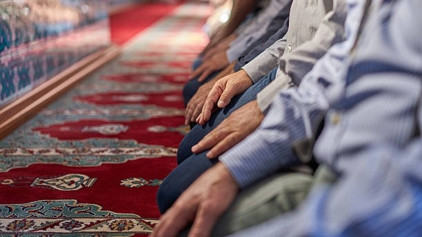 Apakah Boleh Tarawih tanpa Witir dan Dilakukan Nanti dengan Tahajud? Ustaz Adi Hidayat Sebut Ini Umum Diperdebatkan saat Ramadhan, Faktanya ....