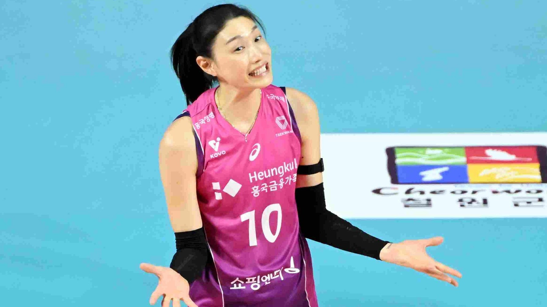 Foto Pemain Pink Spiders, Kim Yeon-koung