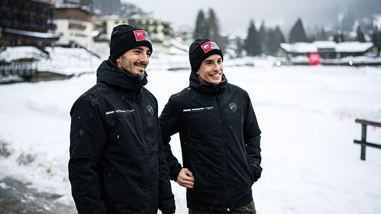 Dua pembalap tim pabrikan Ducati, Francesco Bagnaia dan Marc Marquez