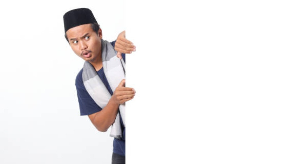 Ilustrasi sengaja mengintip aurat lawan jenis saat puasa Ramadhan