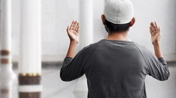 Meski Lelah Bekerja Jangan Lupa Baca Doa Ini, Seketika Rezeki Makin Lancar Kata Ustaz Adi Hidayat sampai Percepat Doa ...