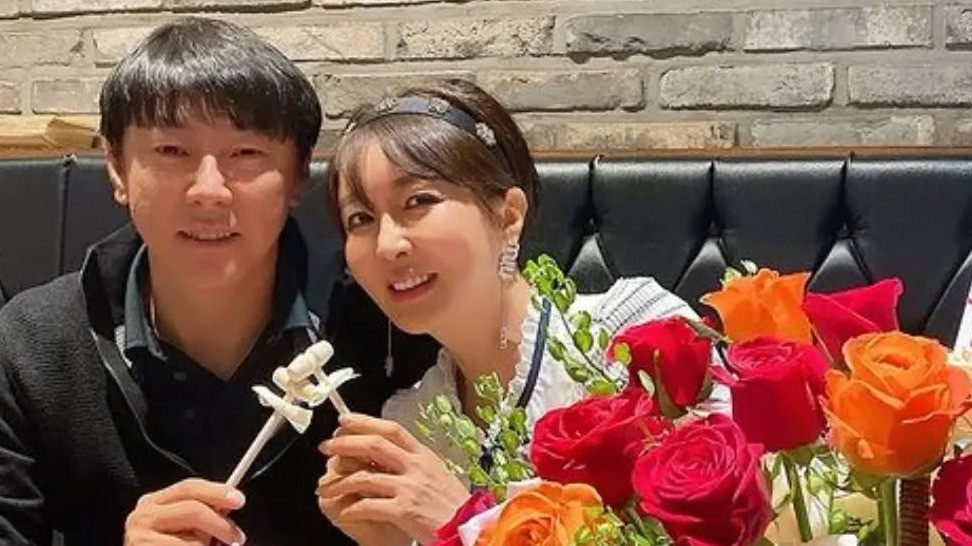 Shin Tae-yong dan istrinya, Cha Youngjoo