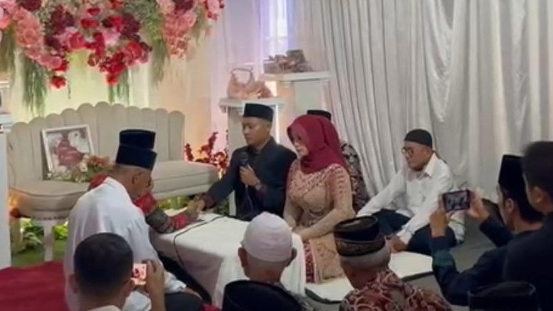 Terbongkar Alasan Utama Bu Salsa yang Viral dengan Puluhan Video Syurnya Pilih Berprofesi Jadi Guru, Ternyata Karena…
            - galeri foto