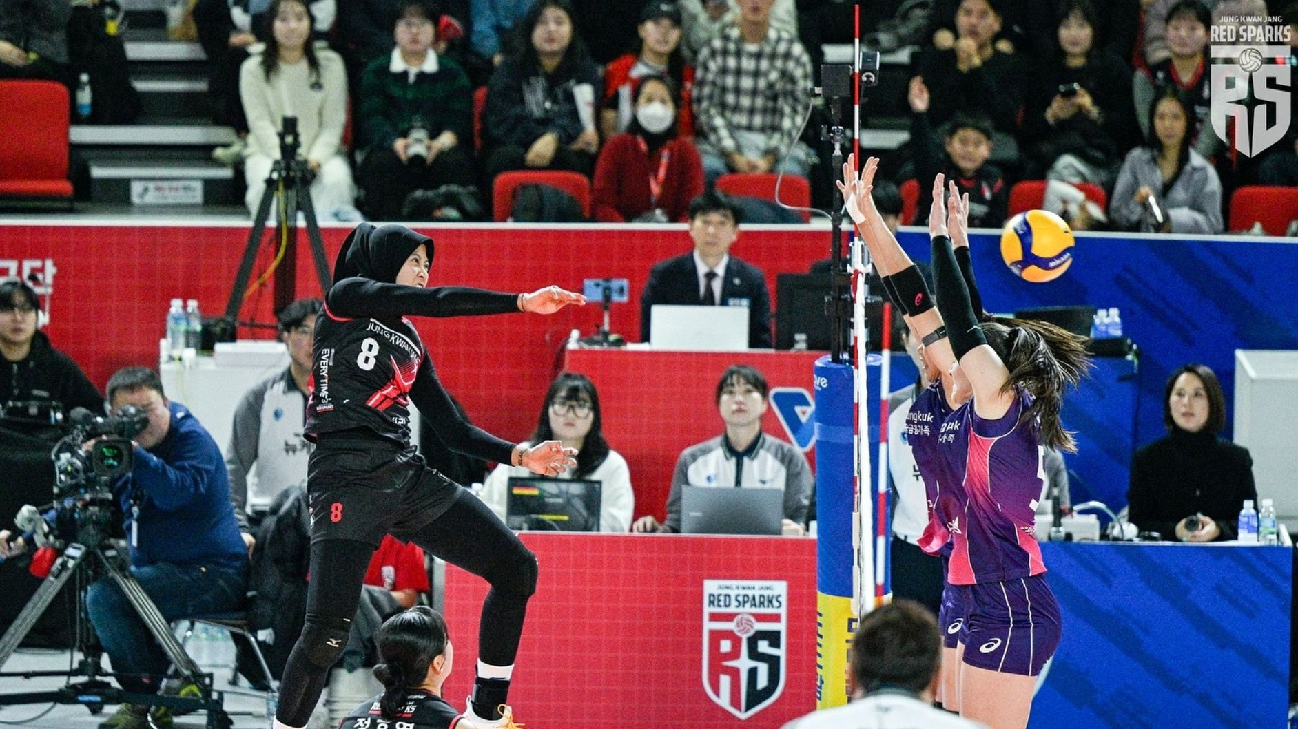 Betapa Berharganya Megawati Hangestri, Ko Hee-jin Memilih Menyimpan Megatron di Bangku Cadangan
            - galeri foto