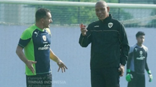 Tangan Kanan Patrick Kluivert Jadi Tamu Istimewa pada TC Timnas Indonesia U-17 di Bandung
            - galeri foto