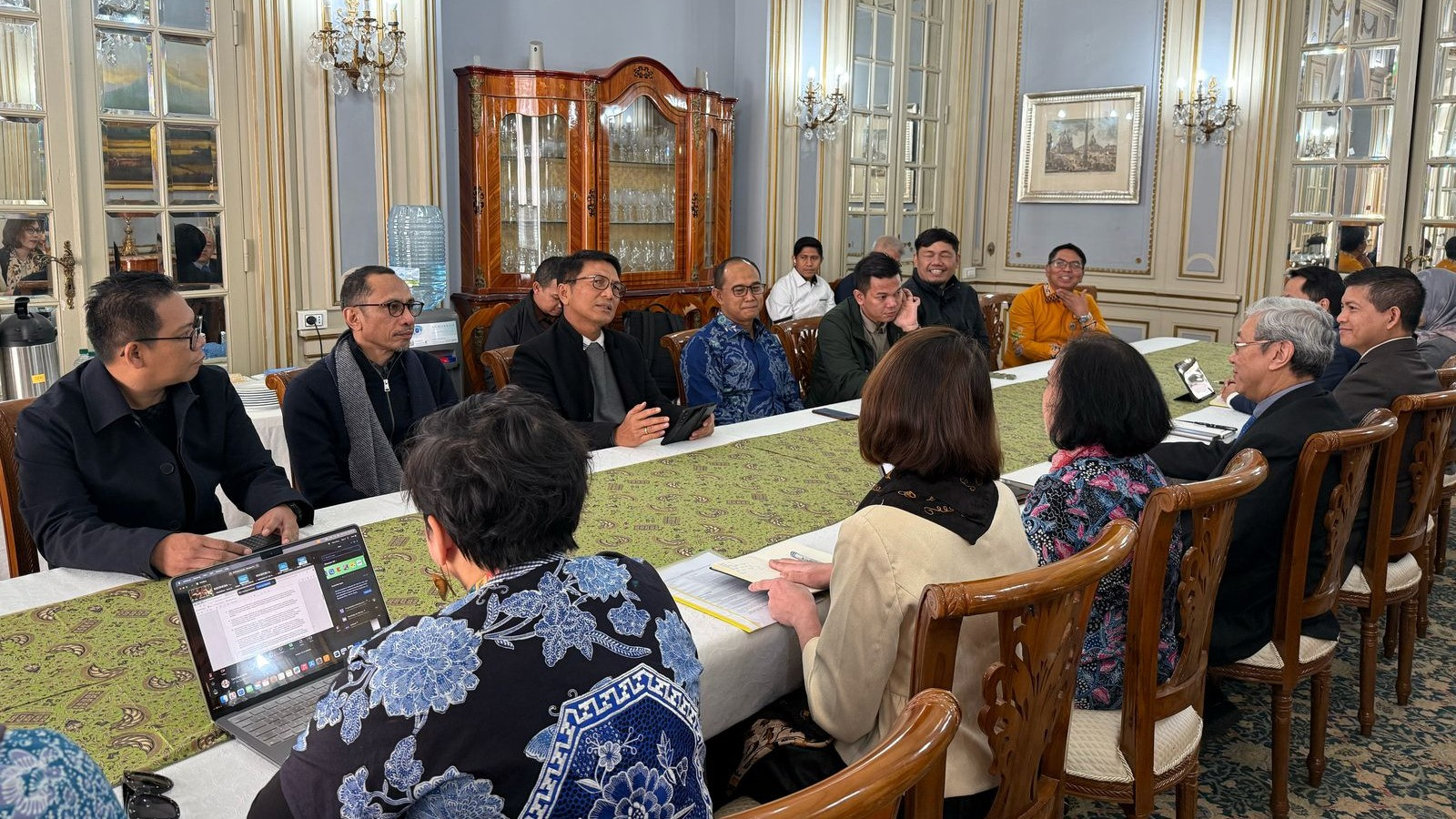 Tim Kementerian Hukum