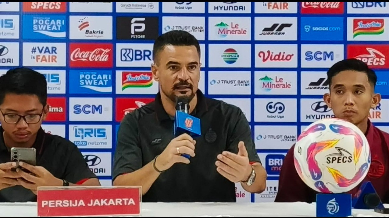 Pelatih Persija, Carlos Pena di Sesi Konferensi Pers usai Hadapi Arema FC