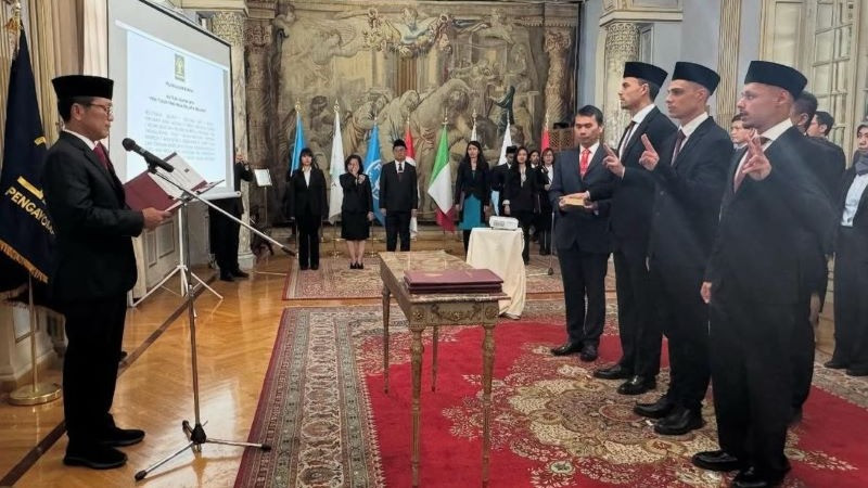 Betapa Congkaknya Pelatih Bahrain Berani Kirim Psywar ke Timnas Indonesia: Kami Tidak Takut, Sepertinya Kami Akan Bermain Melawan...
            - galeri foto