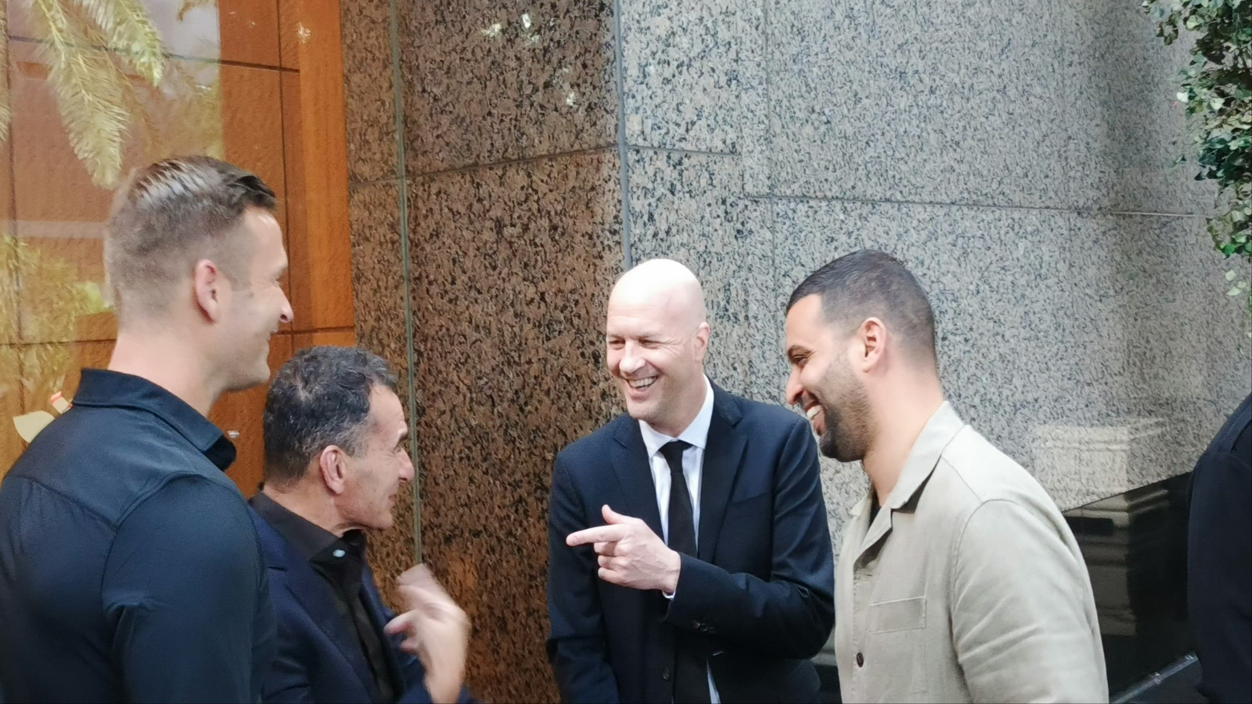 Respons Berkelas Erick Thohir Usai PSSI Perkenalkan Jordi Cruyff sebagai Penasihat Teknis: Kita Dukung dan...
            - galeri foto