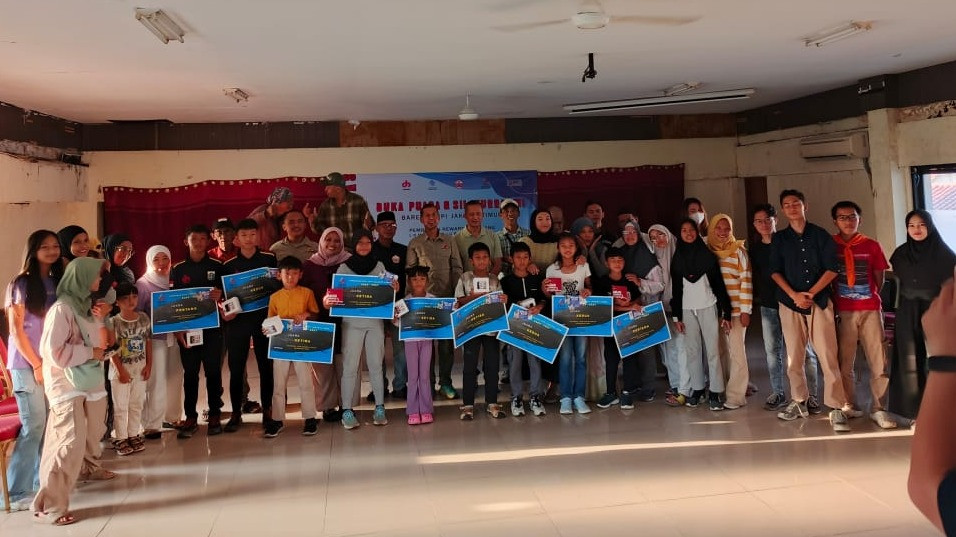 Pemberian penghargaan apresiasi kepada atlet-atlet muda panjat tebing Jakarta Timur oleh FPTI Jakarta Timur