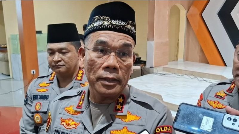 Kepala Kepolisian Daerah Nusa Tenggara Timur Irjen Pol. Daniel Tahi Monang Silitonga saat memberikan keterangn kepada wartawan di Kupang.