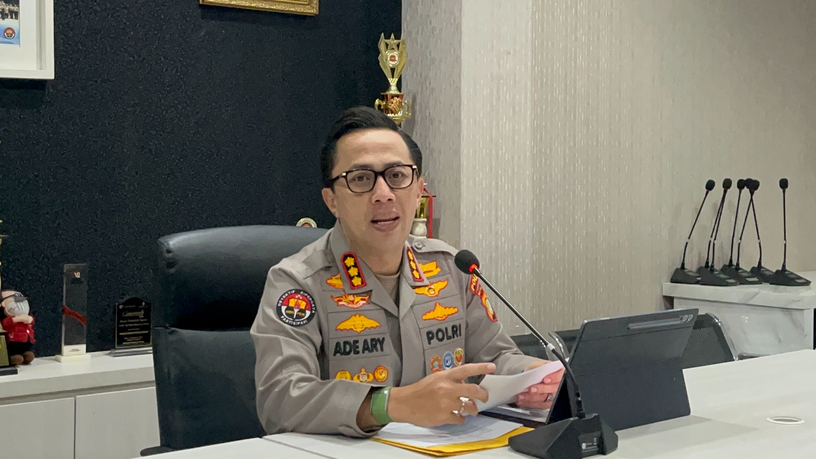 Kabid Humas Polda Metro Jaya, Kombes Pol Ade Ary Syam Indradi.
