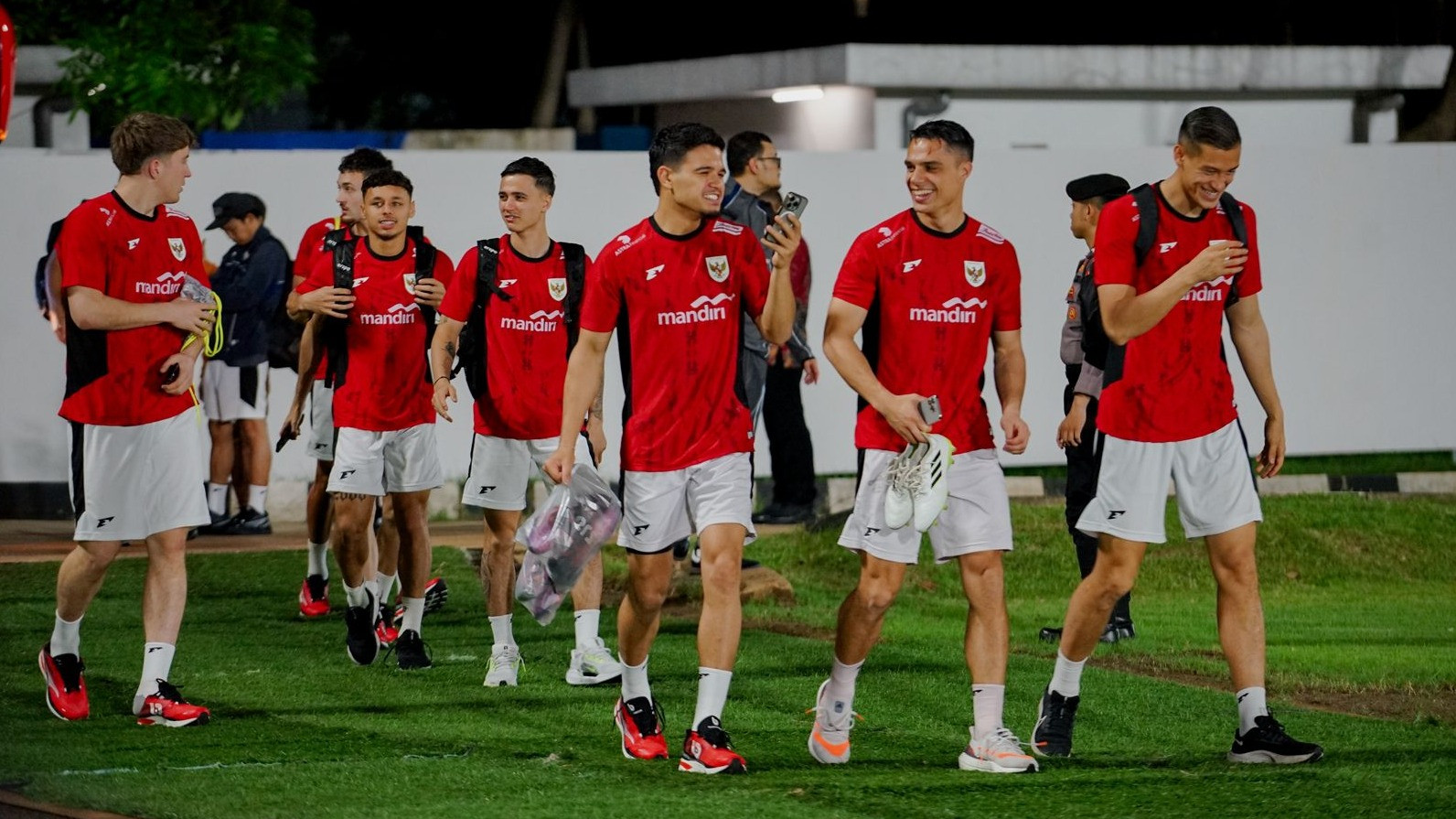 Latihan Timnas Indonesia di Stadion Madya