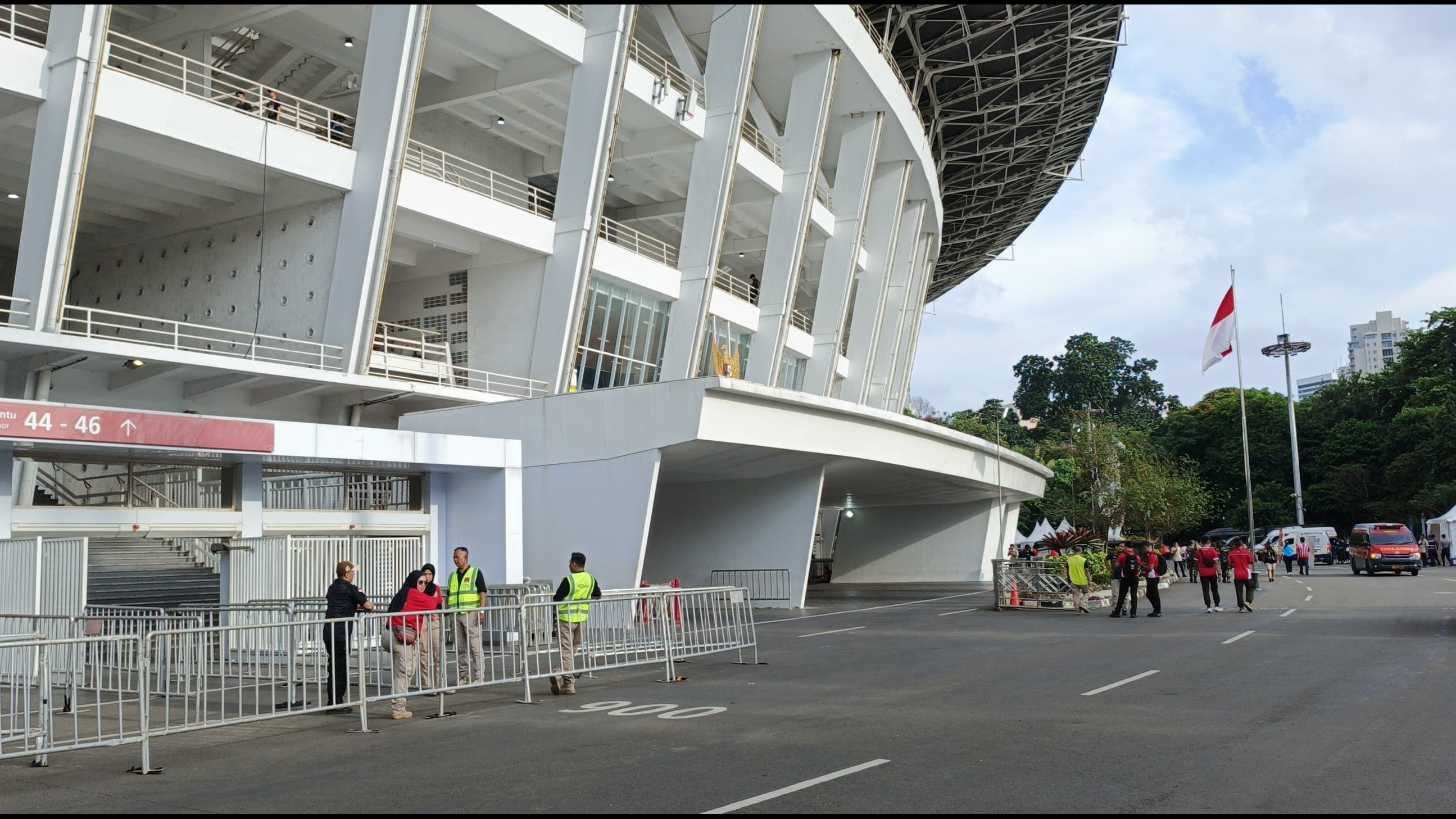 Suasana Stadion GBK Jelang Laga Timnas Indonesia Vs Bahrain