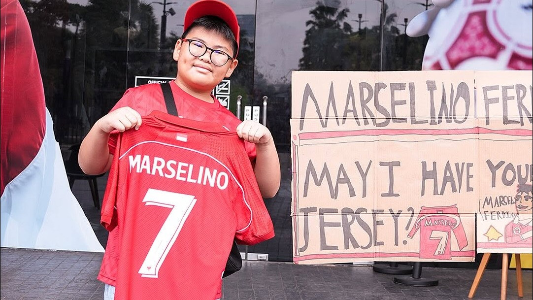 Kenneth Akhirnya Dapat Jersey Marselino Ferdinan, Netizen Tetap Desak Cari Pelaku yang  Curi  Jersey