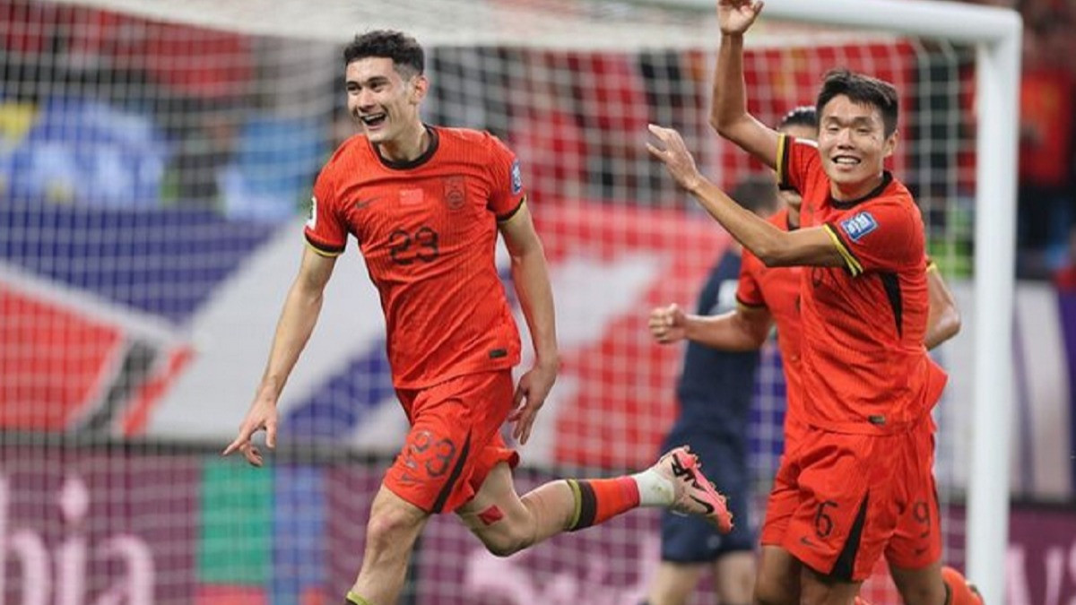 Timnas Indonesia Auto Lolos Piala Dunia 2026? Mimpi Buruk Tim Merah Putih di Pertemuan Pertama Ini 'Ditendang' dari Skuad China
            - galeri foto