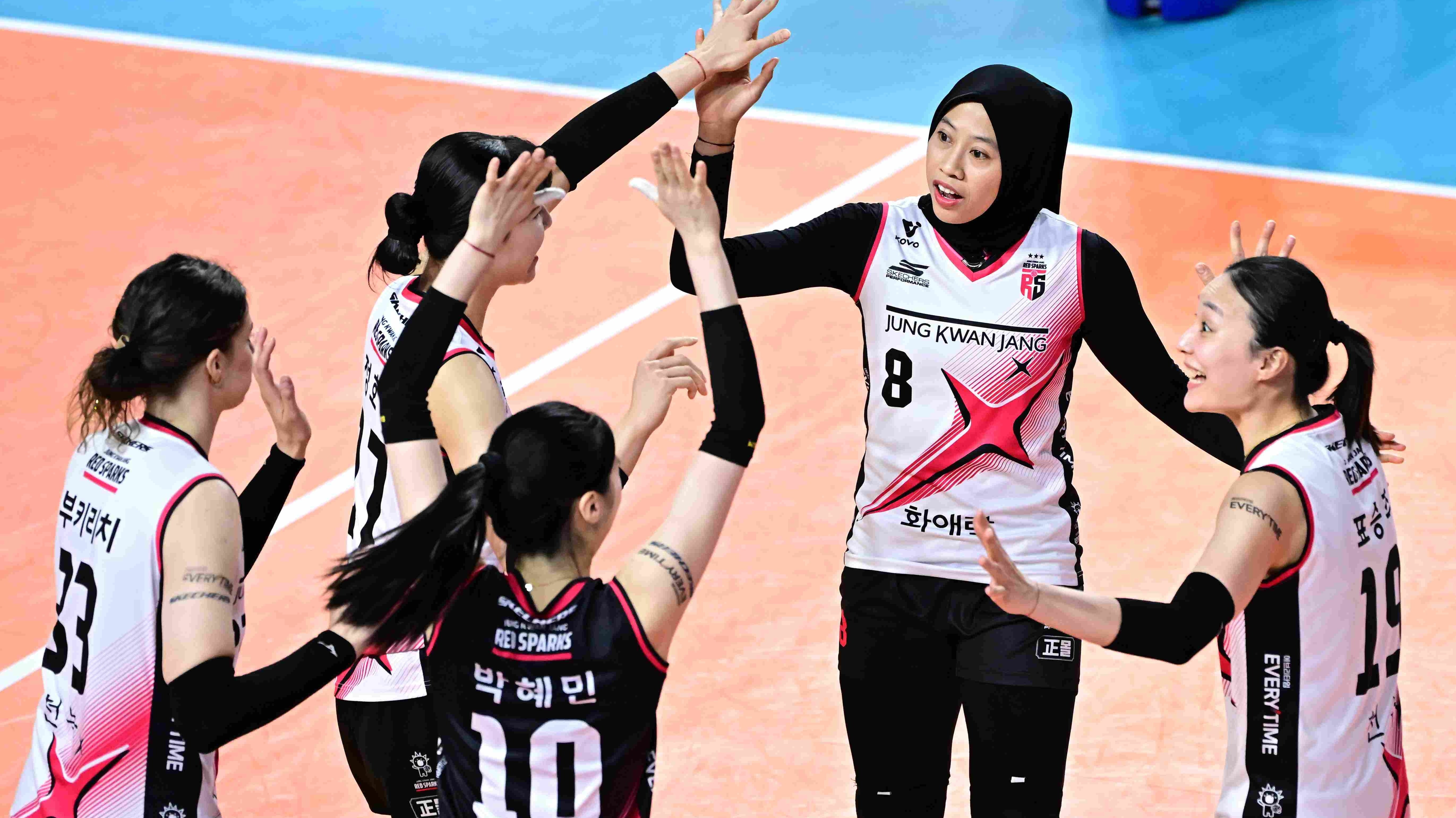 Megawati Hangestri dalam pertandingan Pink Spiders vs Red Sparks.