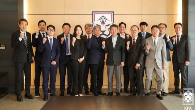 Shin Tae-yong rapat di hari pertama menjabat sebagai Waketum KFA