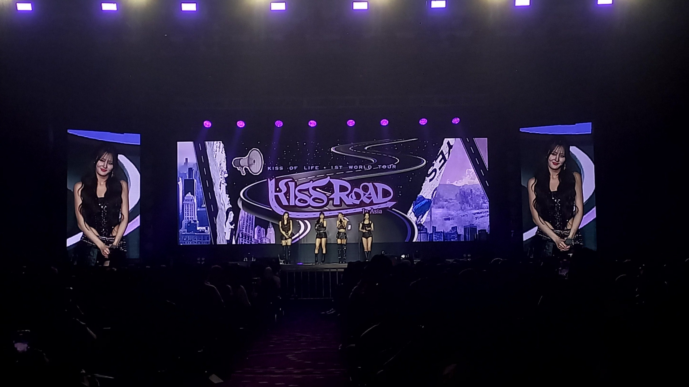 Belle Kiss Of Life di konser KISS ROAD in JAKARTA, Kasablanka Hall, Jumat (11/4/2025).