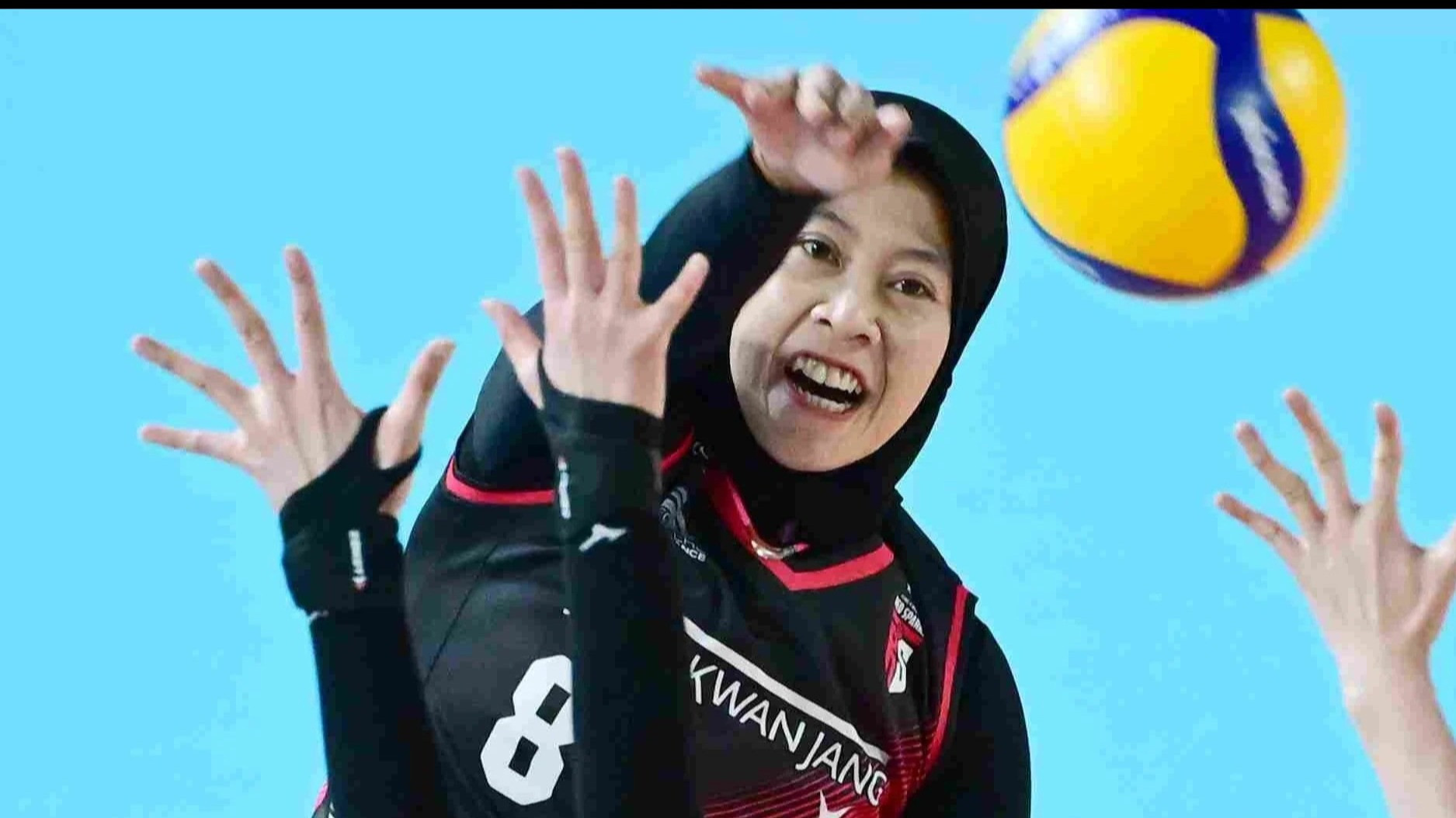 Aksi spike Megawati Hangestri saat pertandingan Red Sparks vs IBK Altos.