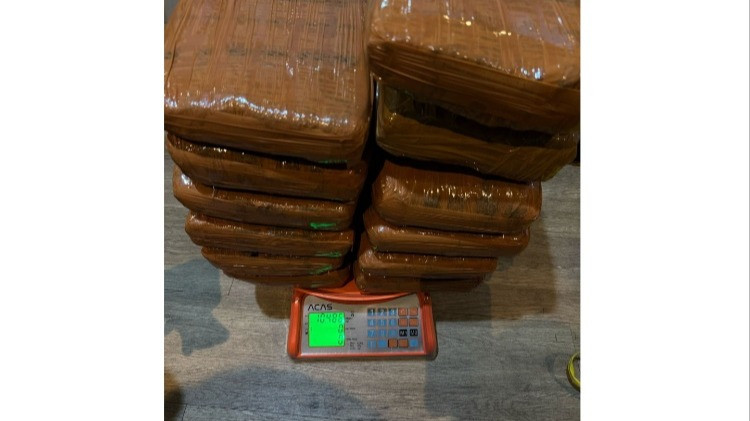 Barang bukti ganja seberat 10 kilogram