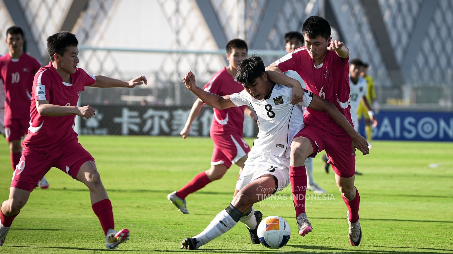 Timnas Indonesia U-17 melawan Korea Utara di Piala Asia U-17 2025.
