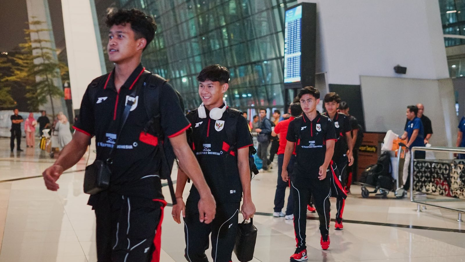 Skuad Timnas Indonesia U-17 tiba di Bandara Soekarno-Hatta usai tampil di Piala Asia U-17