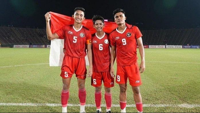 Terkuak, 2 Pemain Timnas Indonesia Andalan Patrick Kluivert Ternyata Jadi Mahasiswa di Kampus Muhammadiyah tapi...
            - galeri foto
