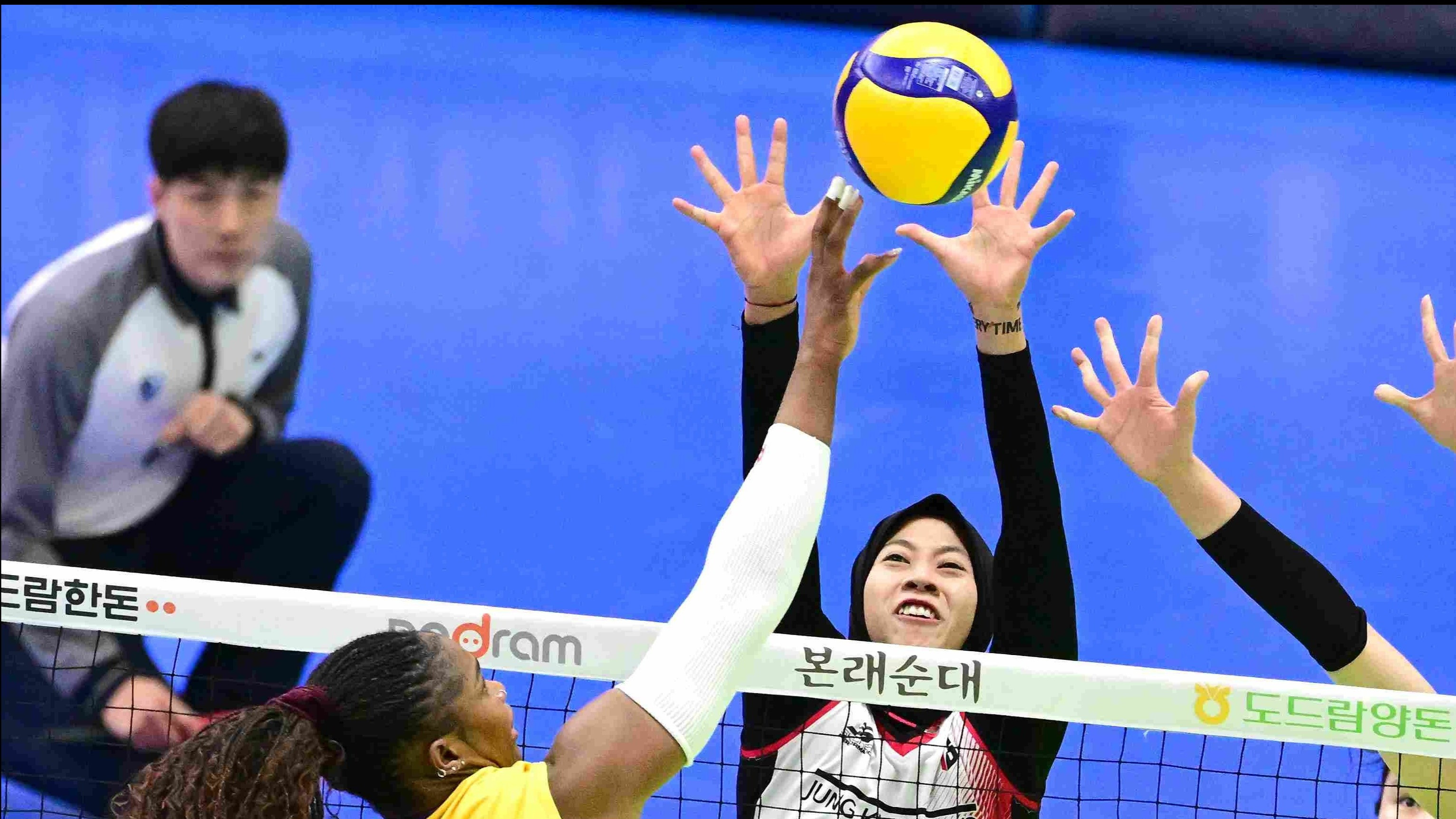 Top 3 Sport: Megatron dapat Penghargaan, KOVO Sadari Kapasitas Mega, Megawati Hangestri Disindir Media Korea
            - galeri foto