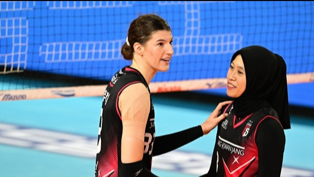 Megawati Hangestri dan Vanja Bukilic, dua mantan pemain Red Sparks.