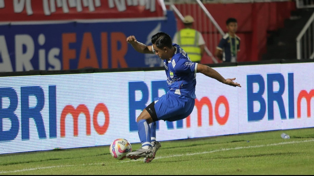 Jika Rizky Ridho Gabung Persib, Para Bintang Timnas Indonesia Makin Ramai di Tim Maung Bandung dan Bisa Bentuk Skuad Garuda B
            - galeri foto