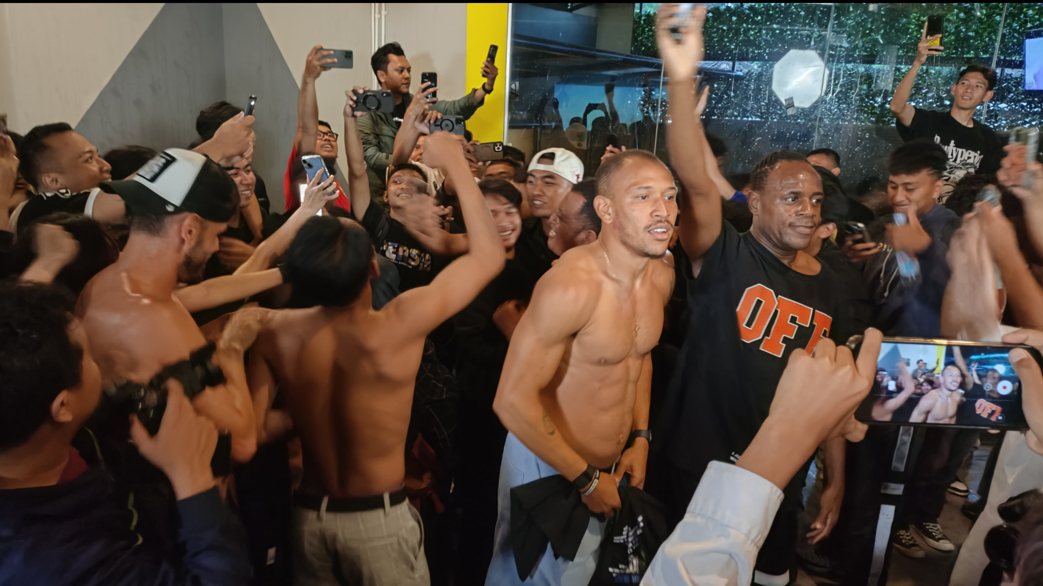 Respons Media ASEAN usai Persib Bandung Juara Liga 1 2024-2025, Singgung Persija Jakarta 
            - galeri foto