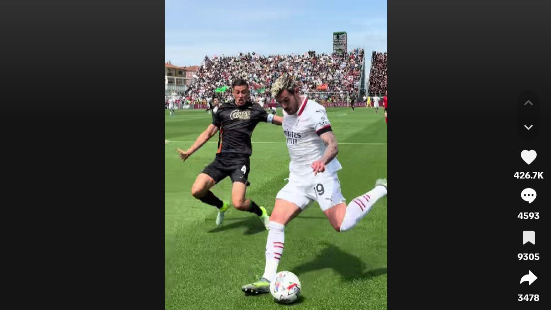 7 Juta Penonton Heboh AC Milan Pamerkan Jay Idzes
            - galeri foto