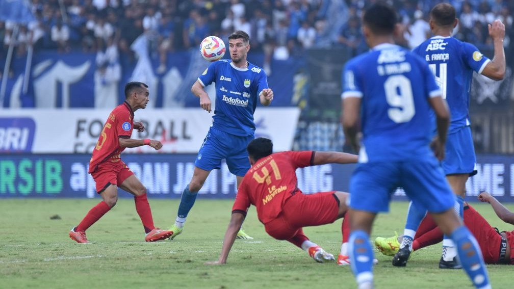 Nick Kuipers di Laga Persib Vs Persija
