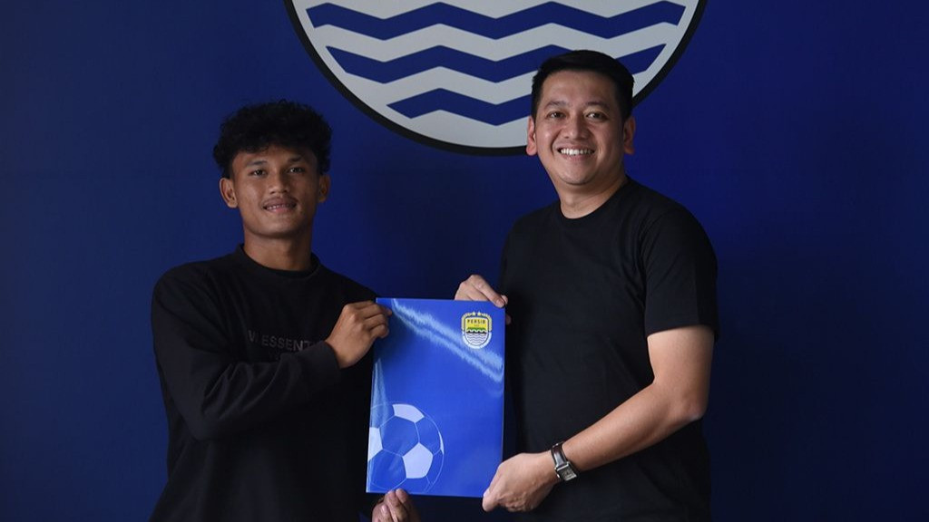 Persib Mainkan Skuad Utama, Bojan Hodak Seharusnya Bisa Debutkan 3 Pemain Muda Ini Termasuk Jagoan Nova Arianto
            - galeri foto